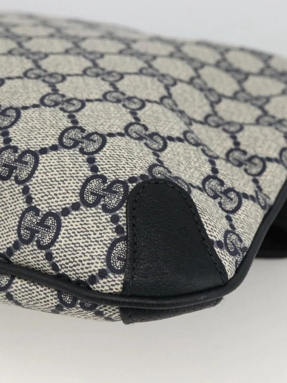 GUCCI GG Supreme Clutch Bag PVC Navy - Picture 4 of 15